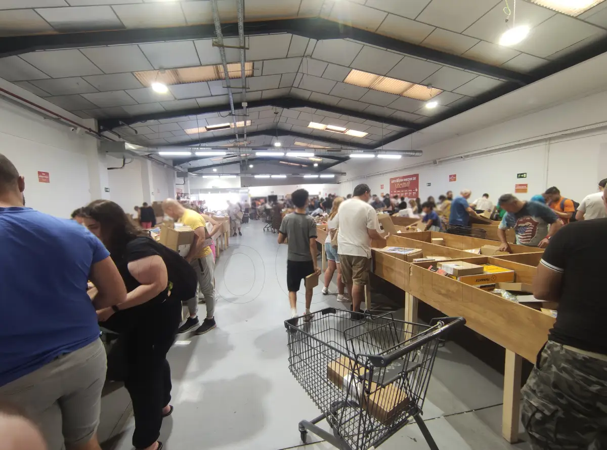 Pasillos del interior de Crazyday Factory